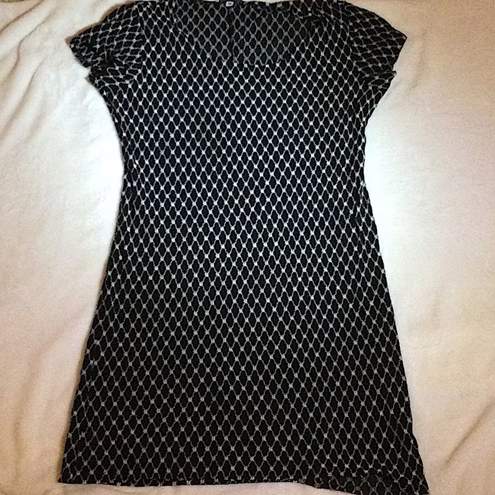 3 B BlackAnd White Cross Pattern Lightweight Stretch Dress
